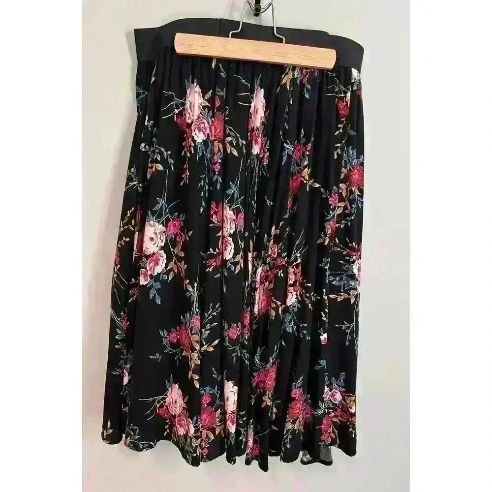 Torrid Floral Skirt Size 0